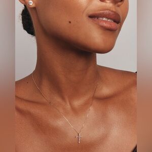 Michael Hill 0.25 Carot TW Diamond Cross Pendant Necklace in Yellow Gold